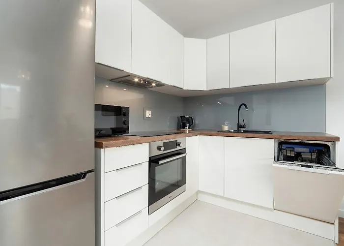 Velvet With Balcony In By Renters