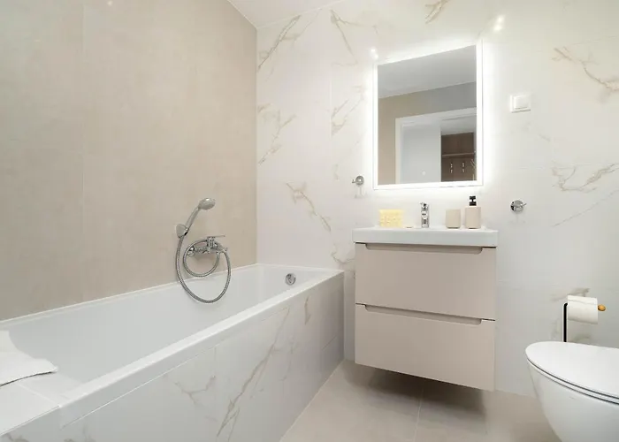 Velvet With Balcony In By Renters Appartamento Rzeszów