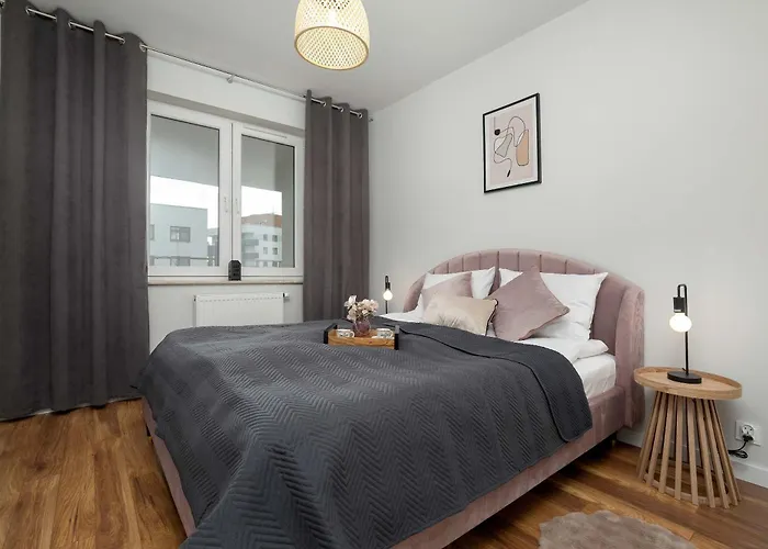 Velvet With Balcony In By Renters